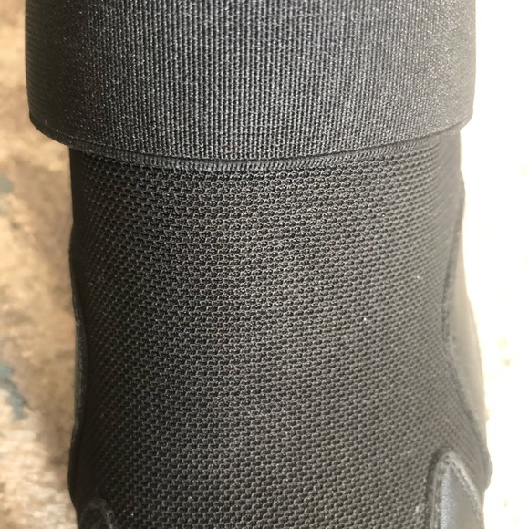 Shoes - Picture 5 of 9